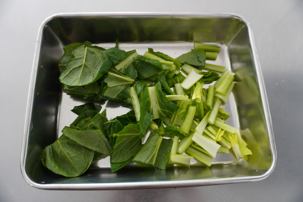 レンジで簡単！蒸し鶏の胡麻和え