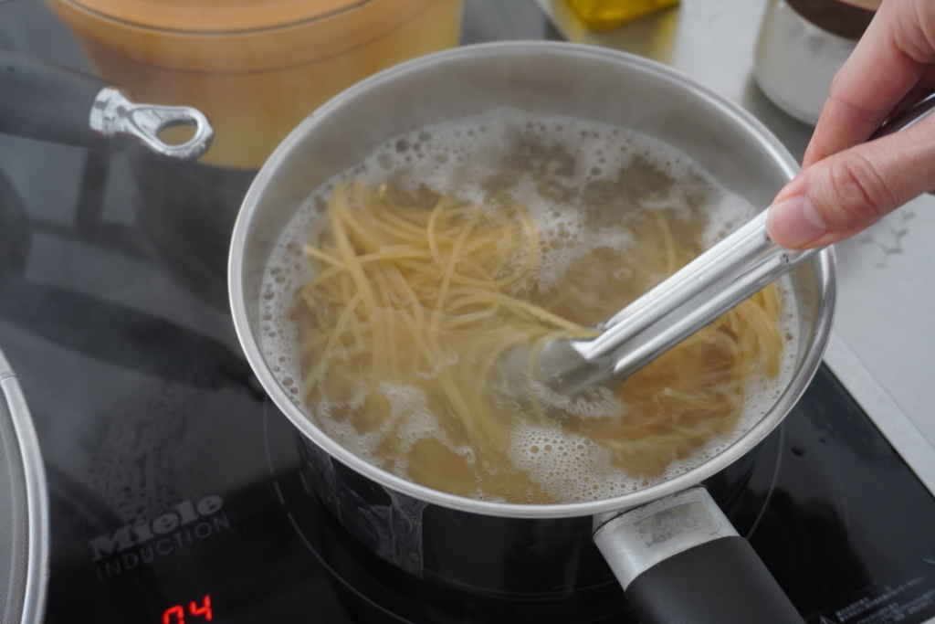 サバ缶のトマトソースパスタ