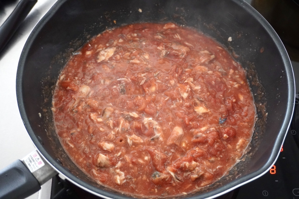 サバ缶のトマトソースパスタ