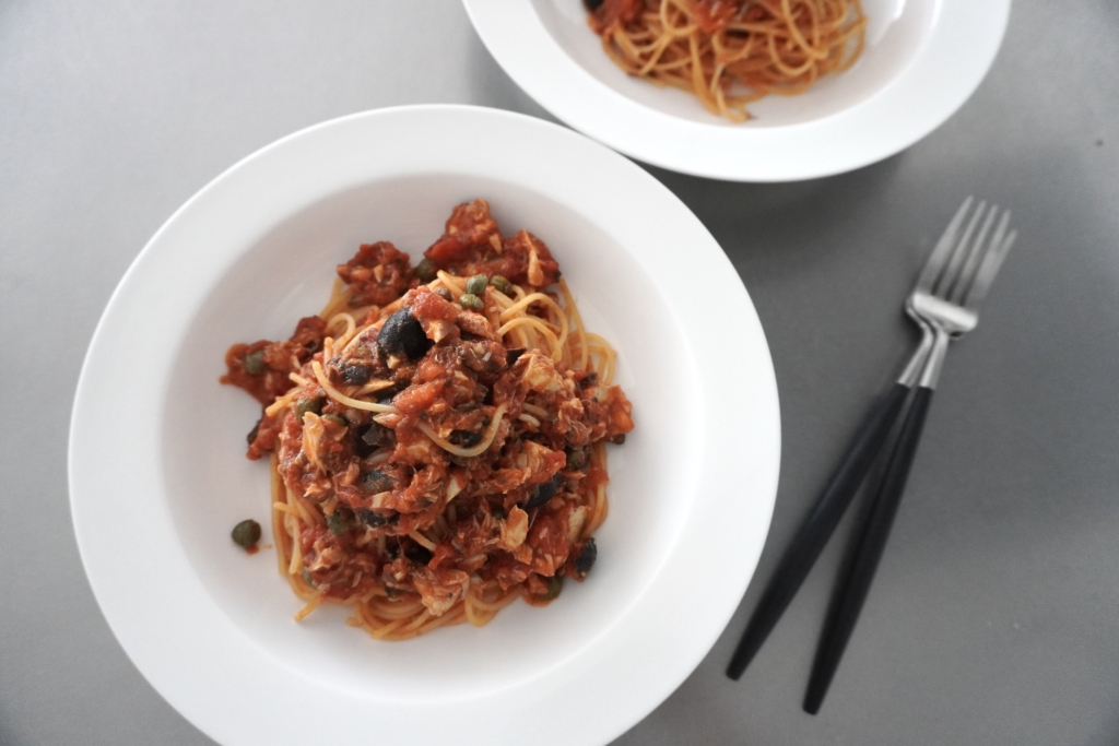 サバ缶のトマトソースパスタ