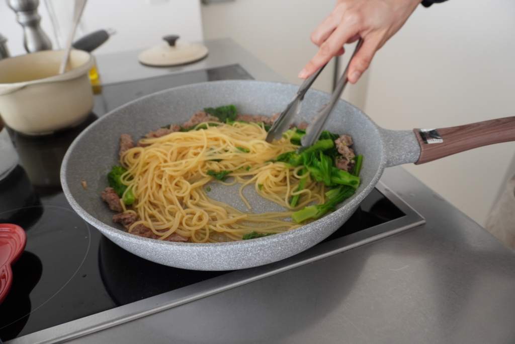 ひき肉と菜の花のパスタ