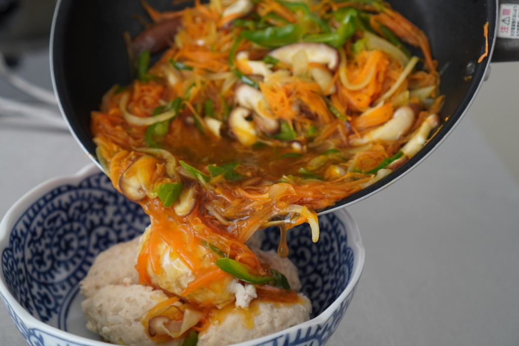 鶏団子の野菜あんかけ