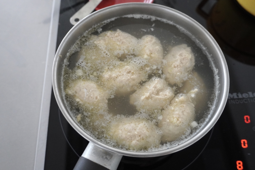 基本の鶏団子ともずくのスープ