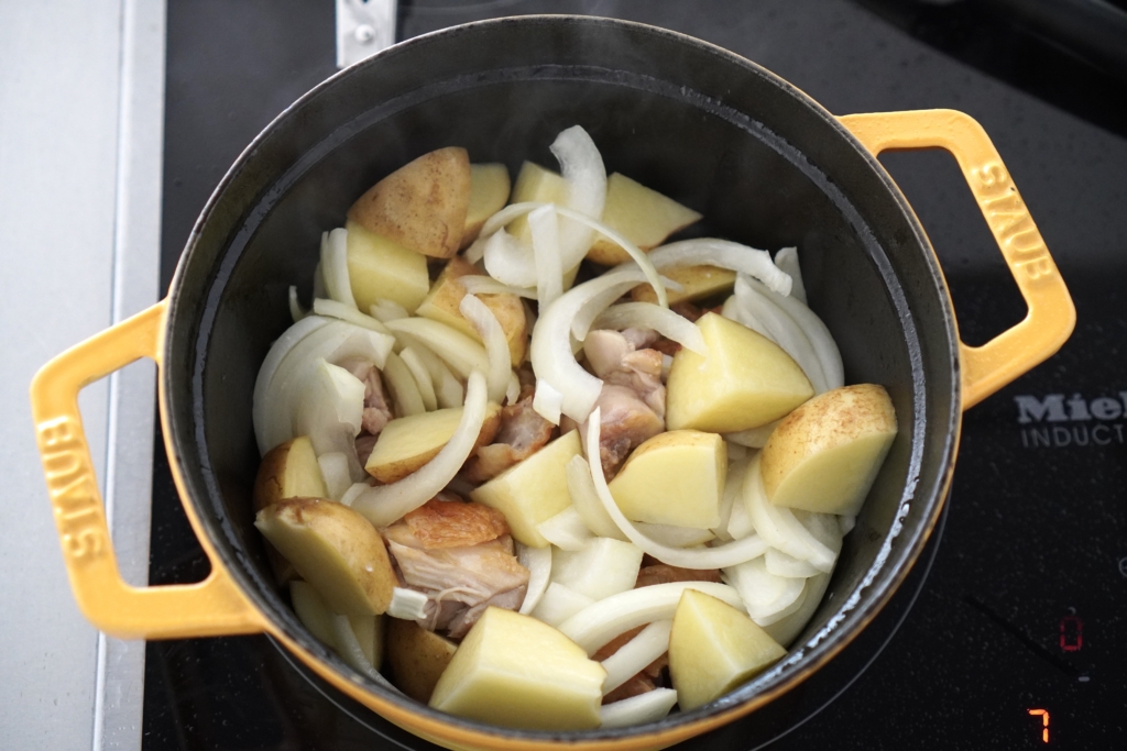 鶏肉とじゃがいものレモンクリーム煮