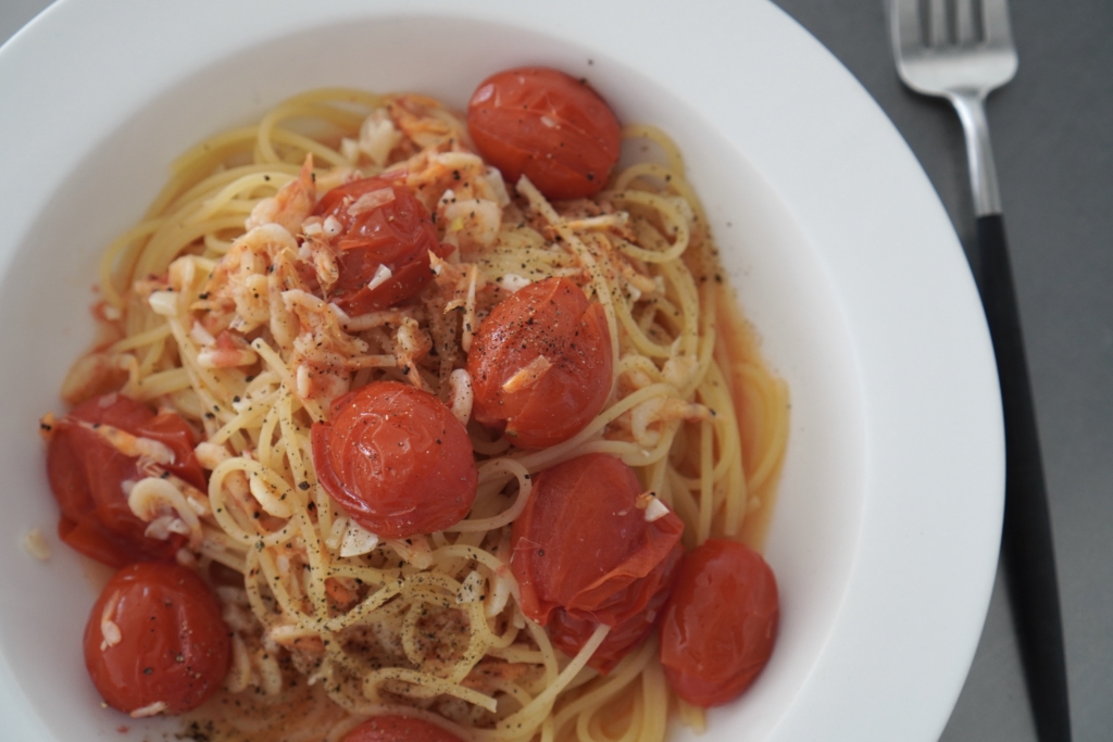 桜えびとミニトマトのパスタ