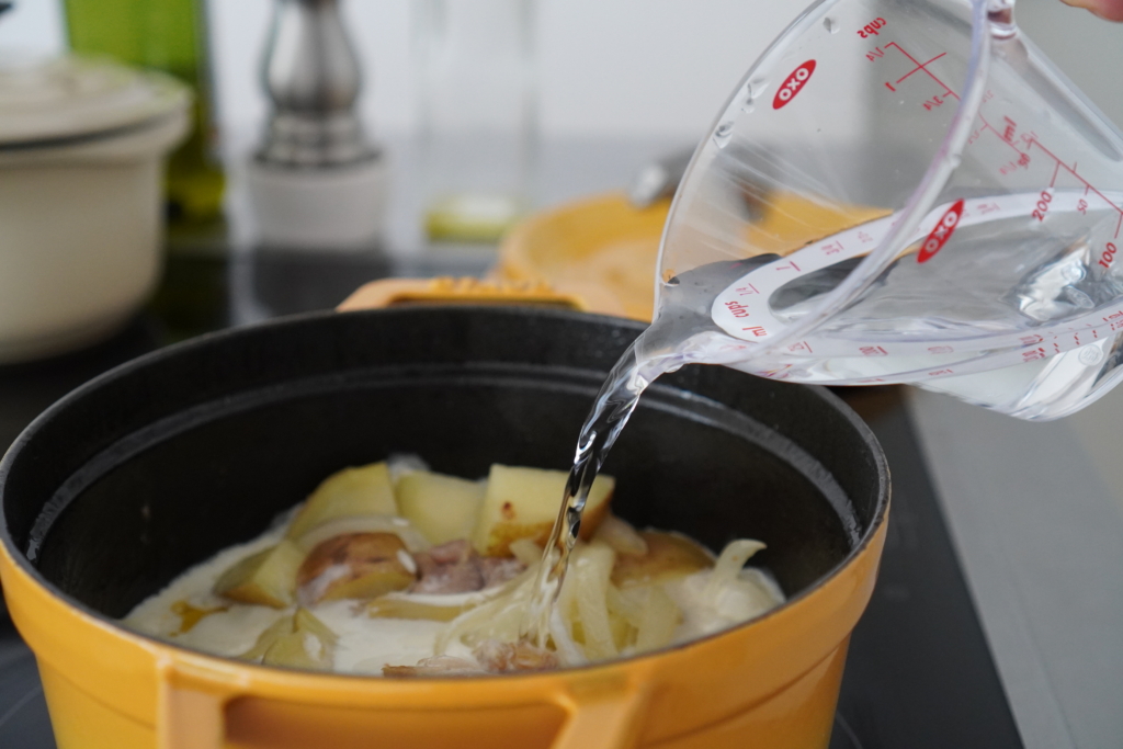 鶏肉とじゃがいものレモンクリーム煮