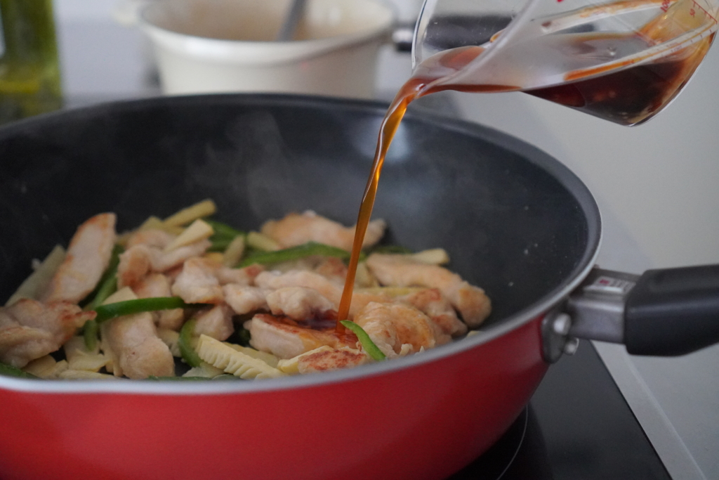 鶏肉の青椒肉絲