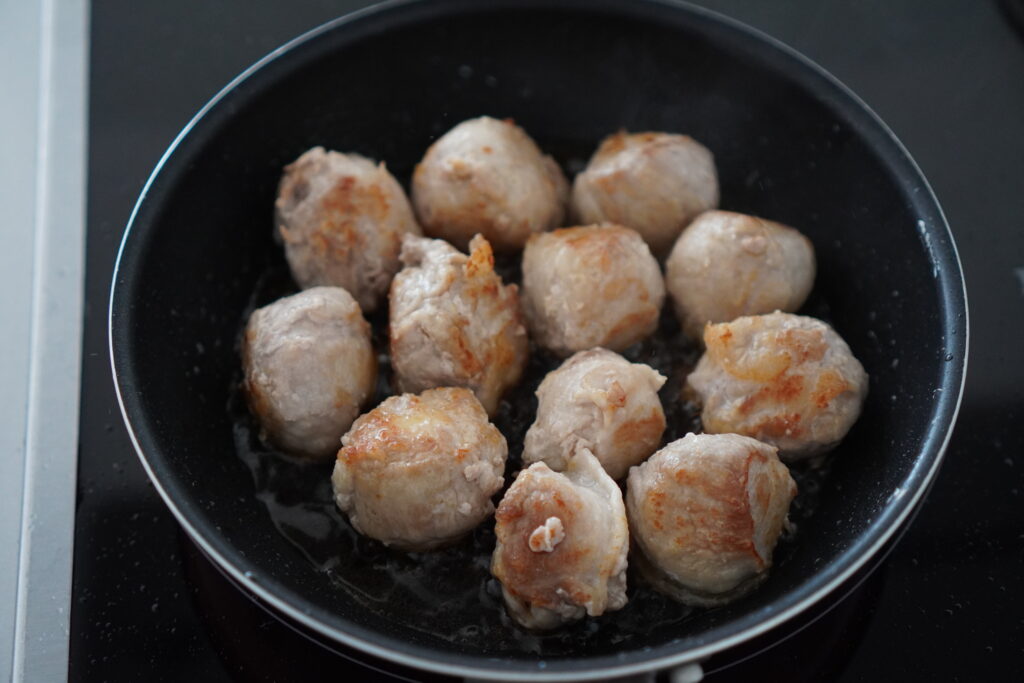 うずらの卵の肉巻き〜甘辛タレ