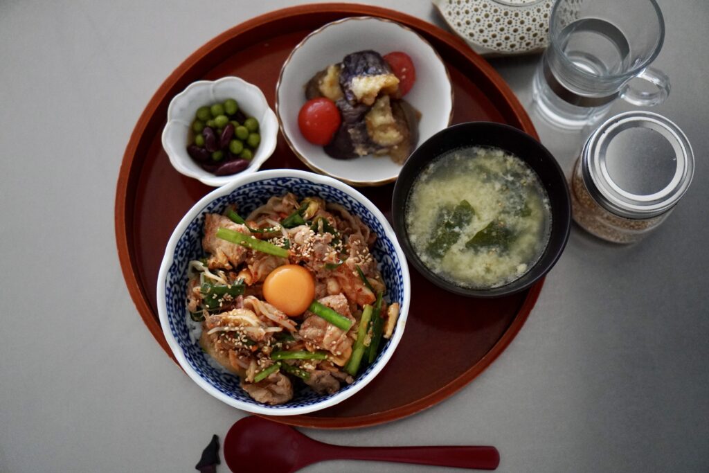 豚キムチ丼あっという間のスタミナ丼