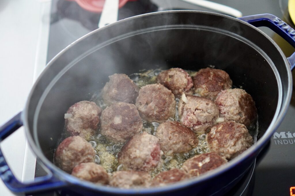 肉団子のトマト煮込み〜ほとんど放置で実は簡単