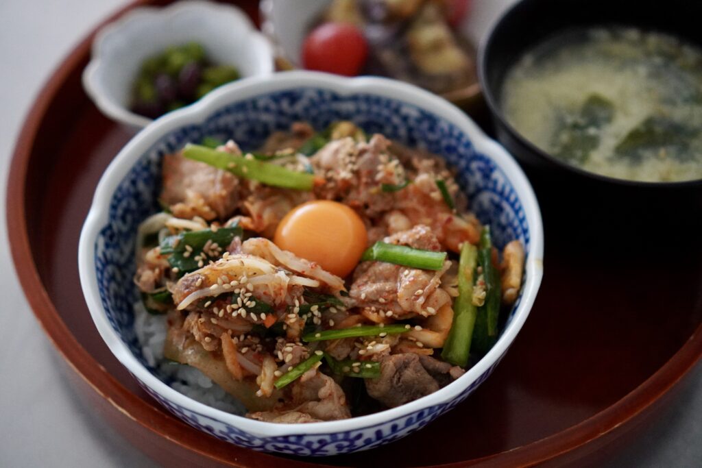 豚キムチ丼あっという間のスタミナ丼