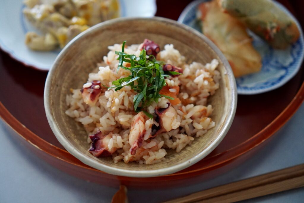 タコと丸ごとトマトの炊き込みご飯