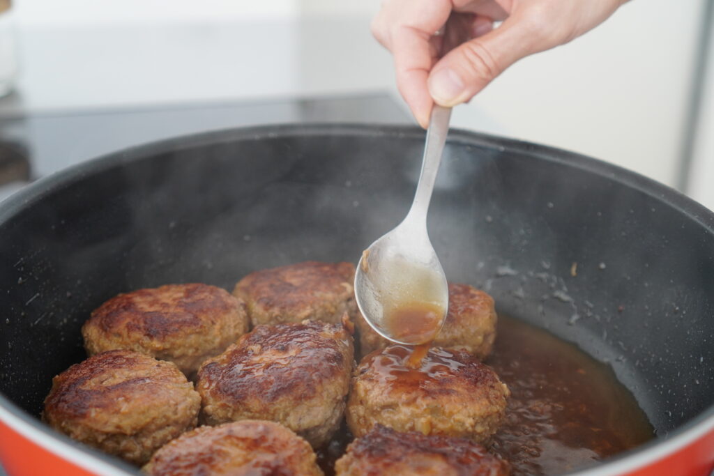 家族みんな大好き〜照り焼きチーズハンバーグ