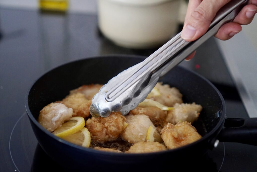 何個も食べちゃう甘酸っぱいハニーレモンチキン