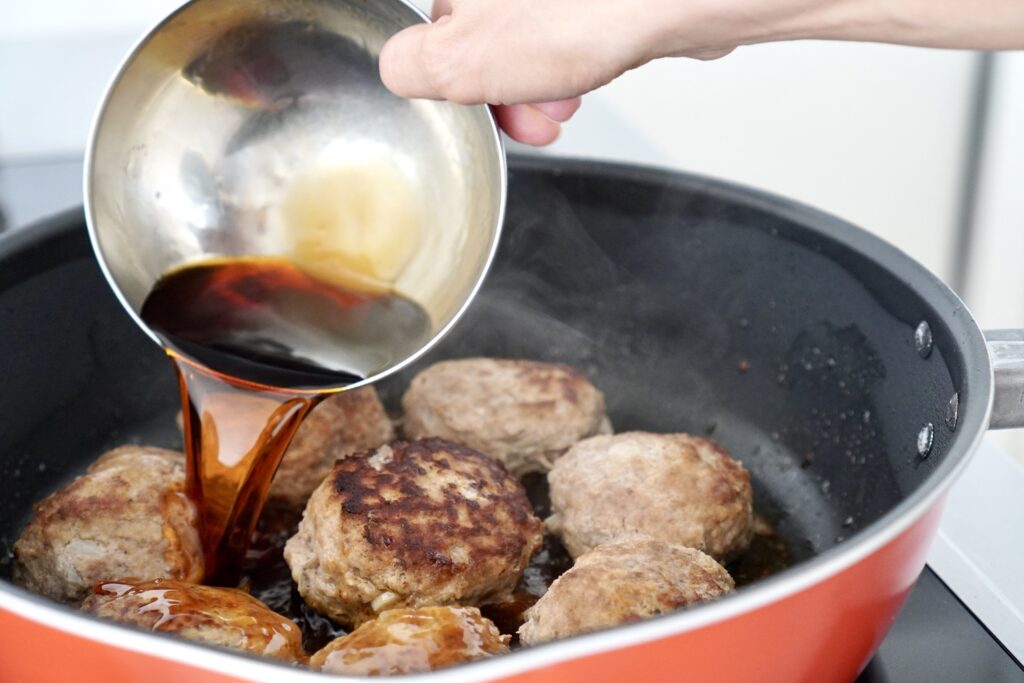 家族みんな大好き〜照り焼きチーズハンバーグ