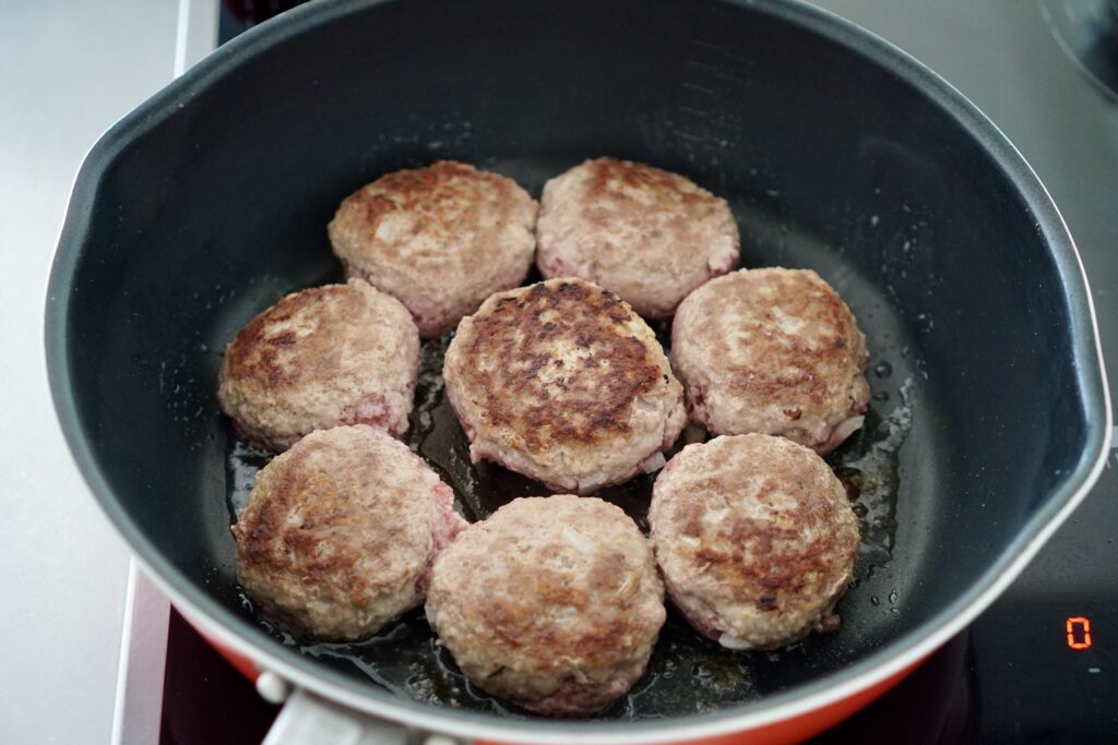 家族みんな大好き〜照り焼きチーズハンバーグ